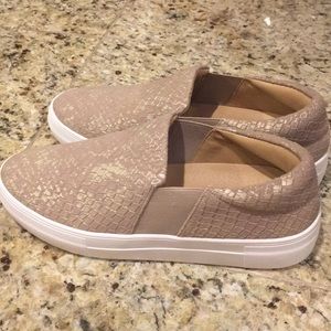 NEW VINCE CAMUTO SLIP ONS